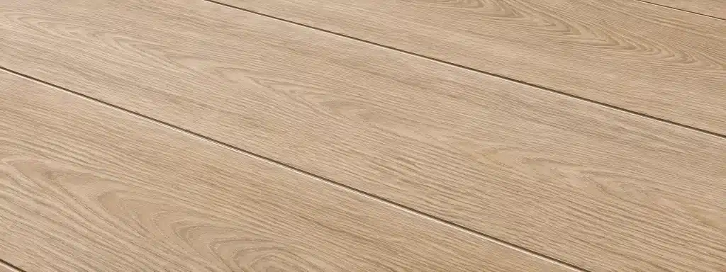 Straight timber-look tile layout illustration Design visualisation: pale oak timber-look tiles in a straight-laid pattern